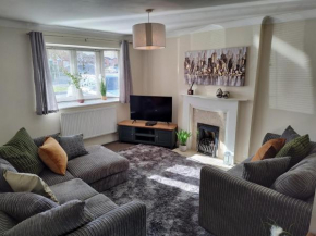 Wentworth Drive Contractor and family 3 bed Home Grantham